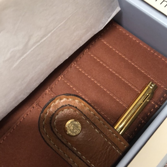 Liz Claiborne Vintage Jotter Wallet - Picture 5 of 6